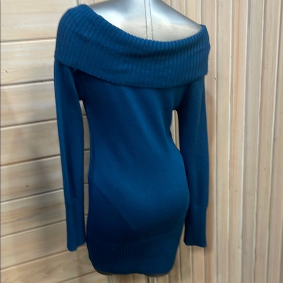 Candie's Blue Off-the-Shoulder Sweater with Fitted Silhouette - Picture 2 of 4